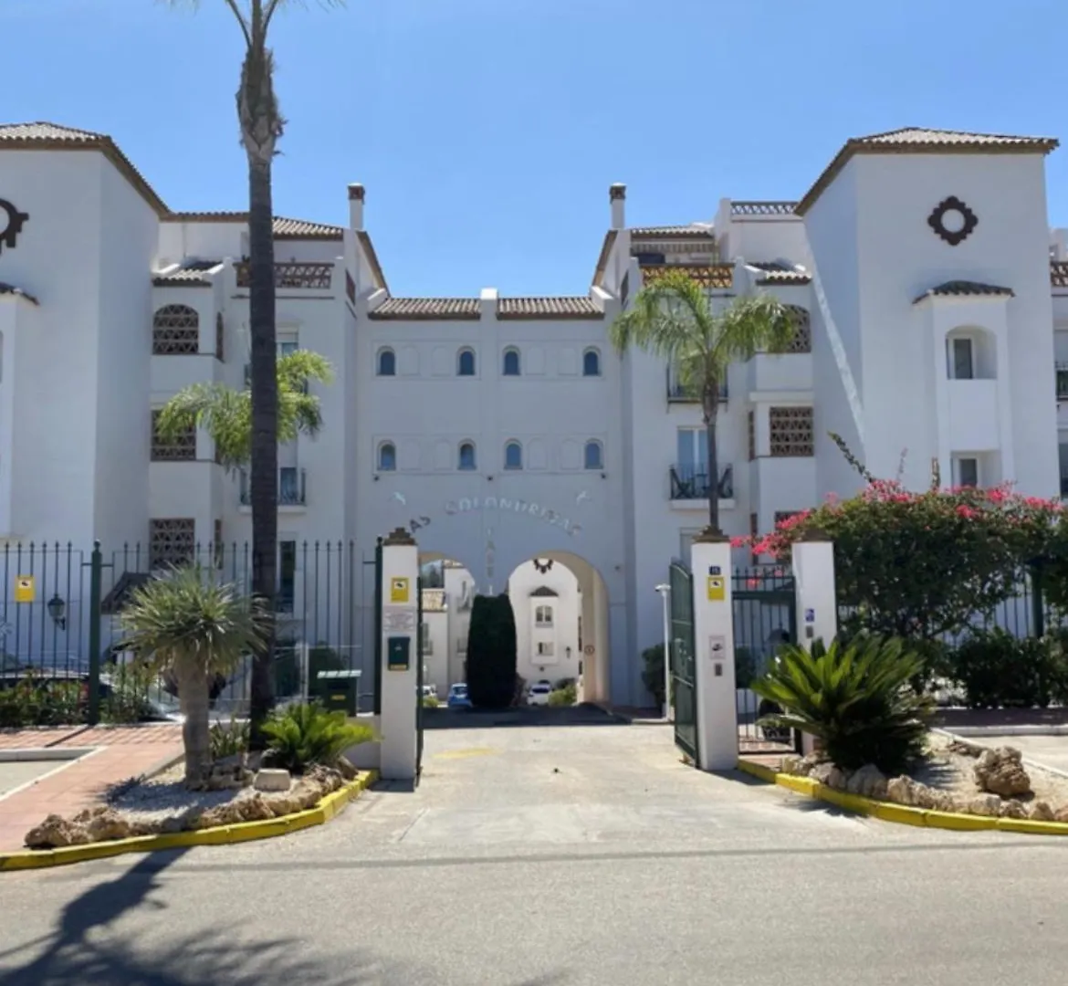 Mijas Golf Frontline Luxury 2 Bed Apt Beautiful Golf, Mountains And Lake Views Fuengirola