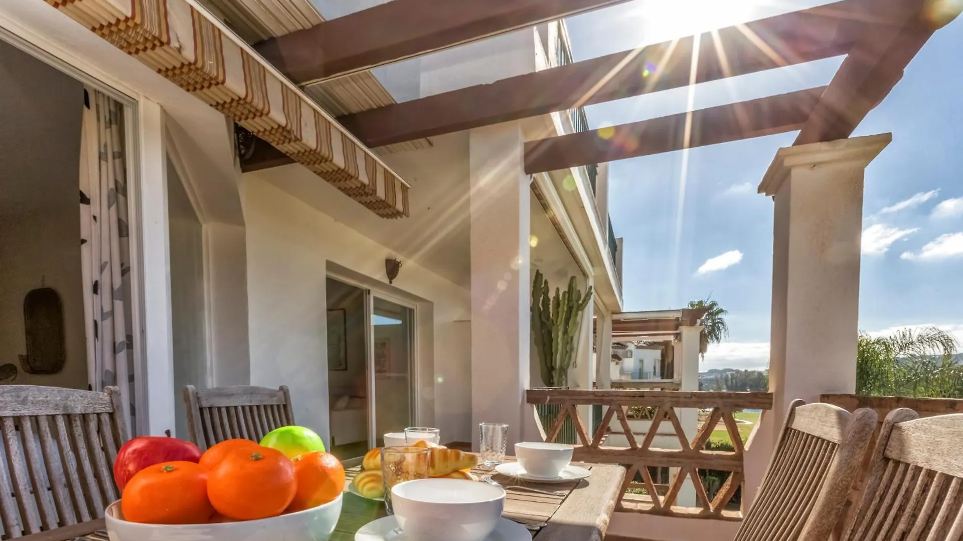 Mijas Golf Frontline Luxury 2 Bed Apt Beautiful Golf, Mountains And Lake Views Fuengirola 0*,  Spain