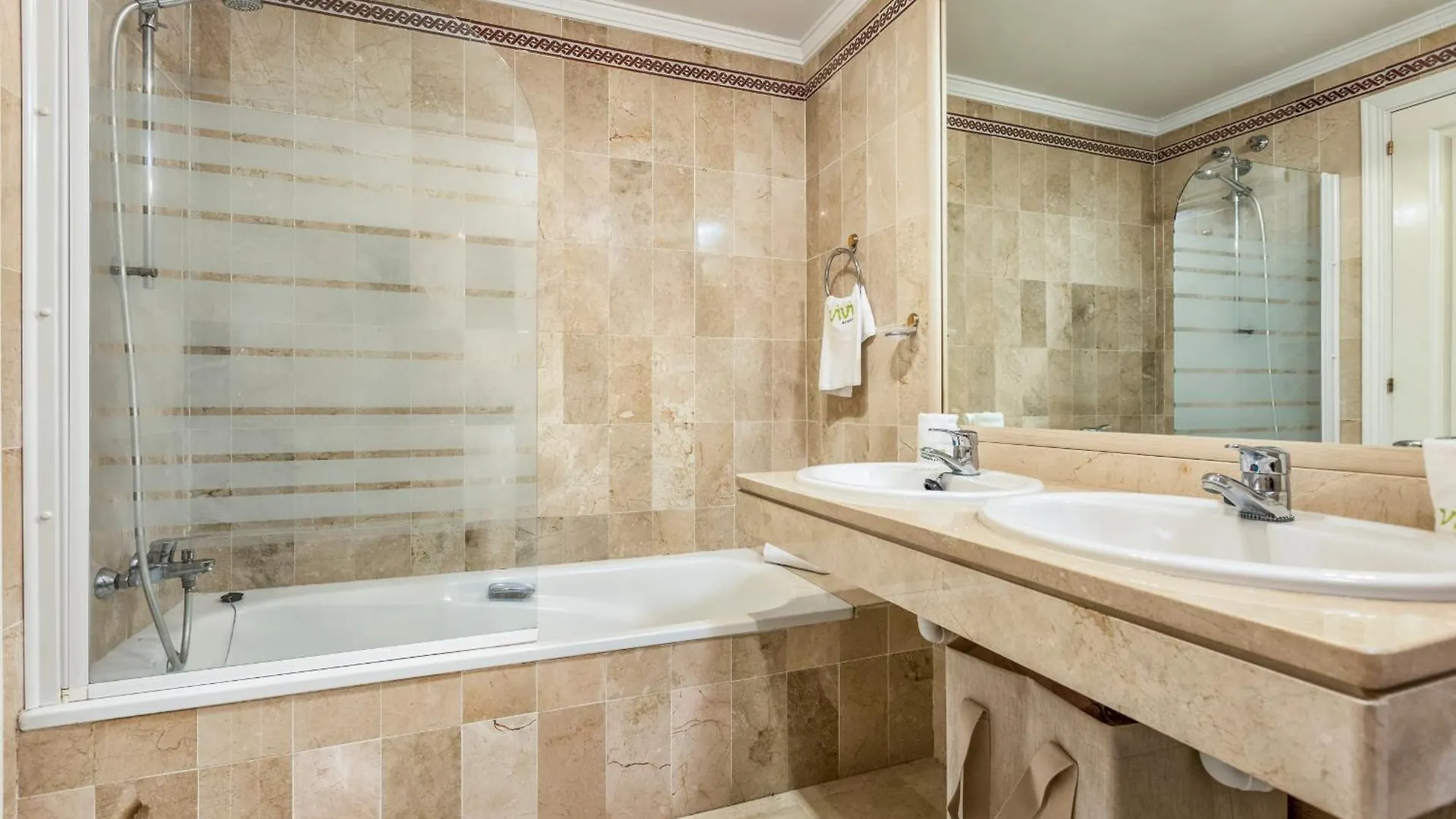 Apartment Mijas Golf Frontline Luxury 2 Bed Apt Beautiful Golf, Mountains And Lake Views Fuengirola Spain