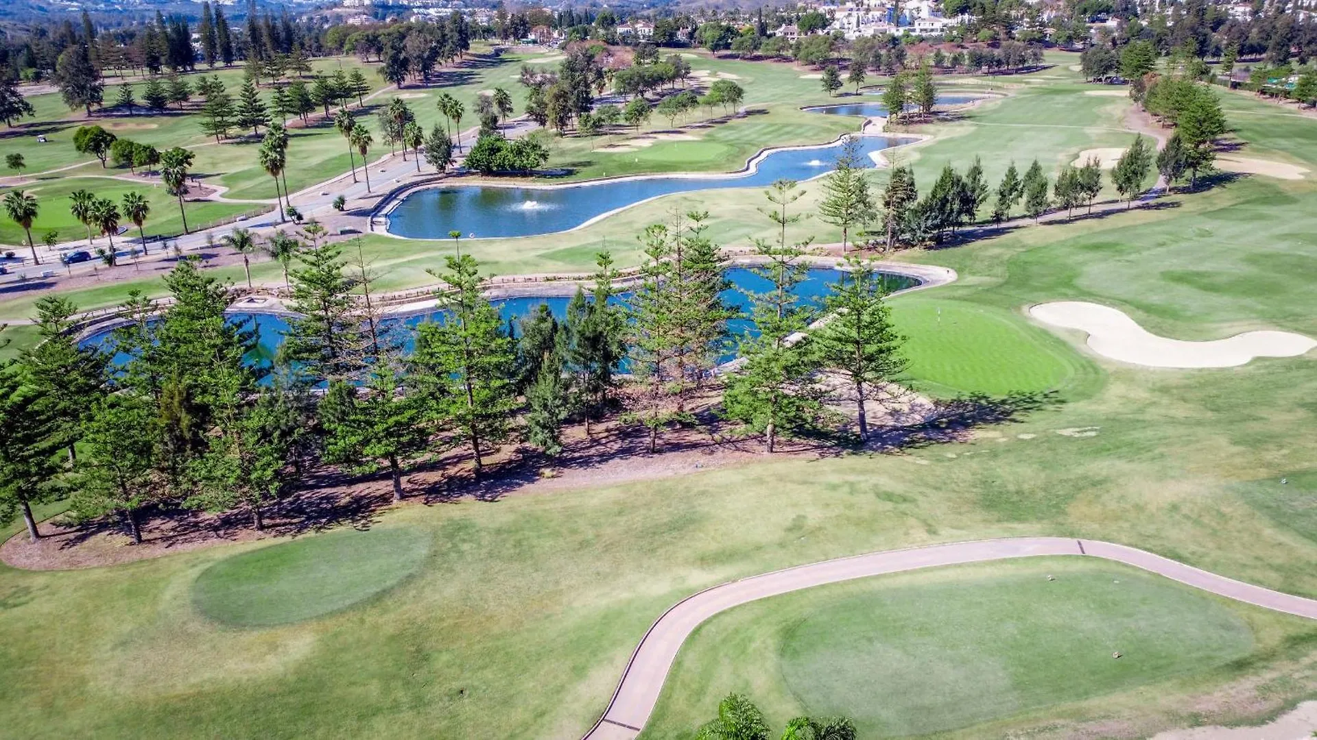 Mijas Golf Frontline Luxury 2 Bed Apt Beautiful Golf, Mountains And Lake Views Fuengirola 0*,