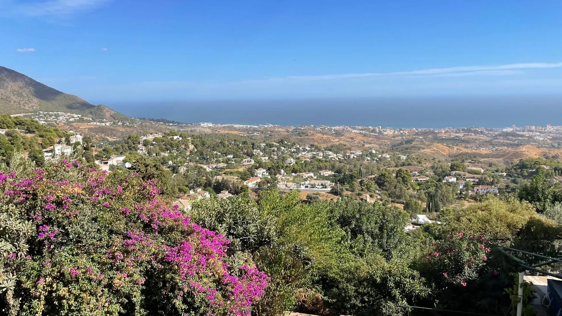 Mijas Golf Frontline Luxury 2 Bed Apt Beautiful Golf, Mountains And Lake Views Fuengirola Spain
